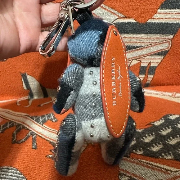 BURBERRY ❤️🌟 SANDRA THE BASSET HOUND BAG CHARM/KEYCHAIN⭐️ - Picture 5 of 8